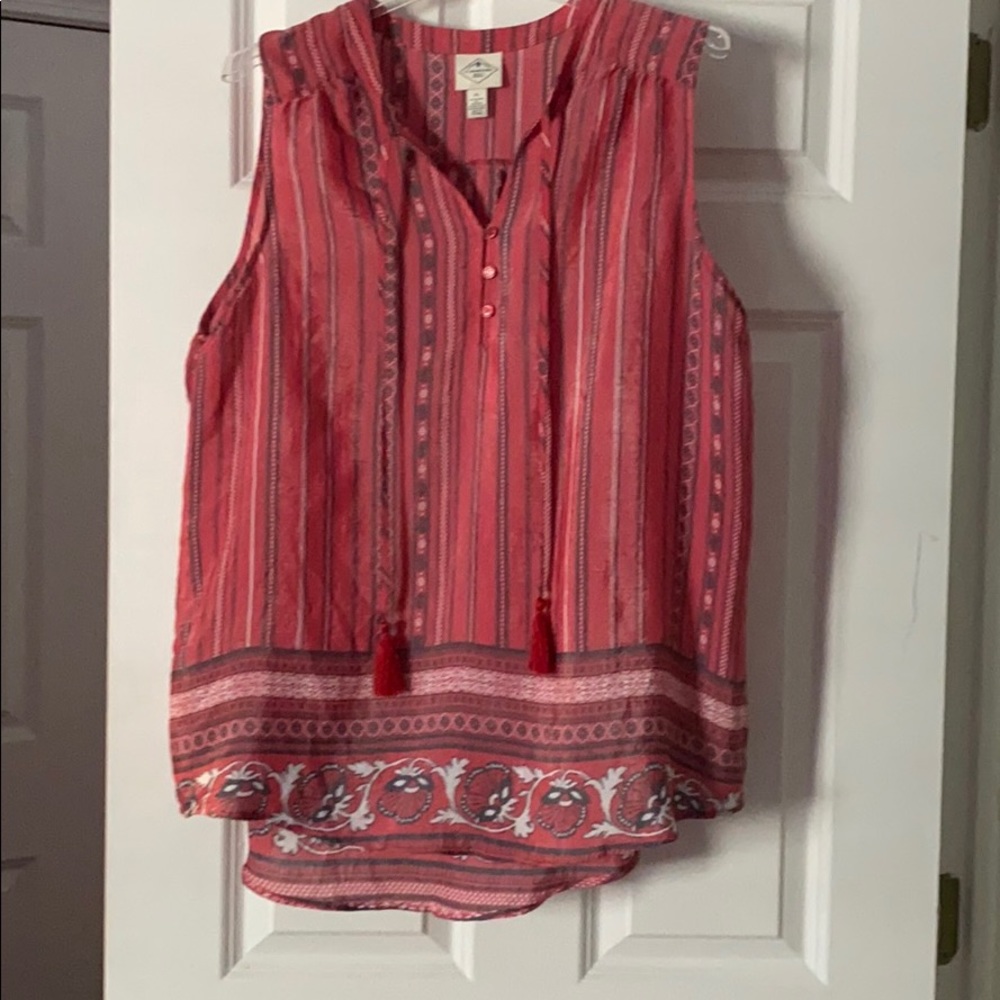Sleeveless shimmery top